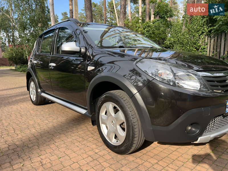 Хэтчбек Renault Sandero 2012 в Киеве