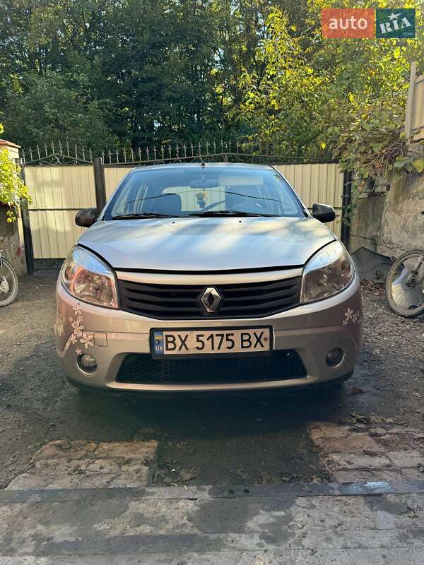 Renault Sandero 2010