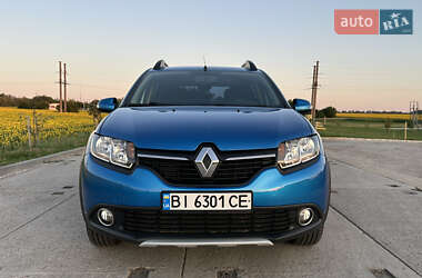 Хэтчбек Renault Sandero 2015 в 