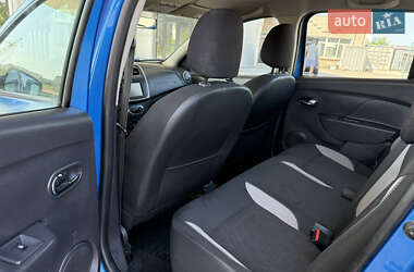 Хэтчбек Renault Sandero 2016 в 