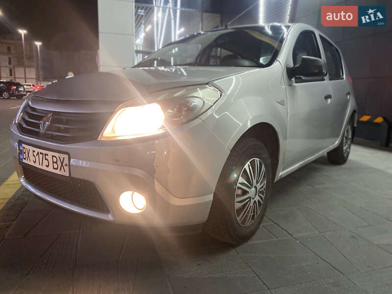 Renault Sandero 2010