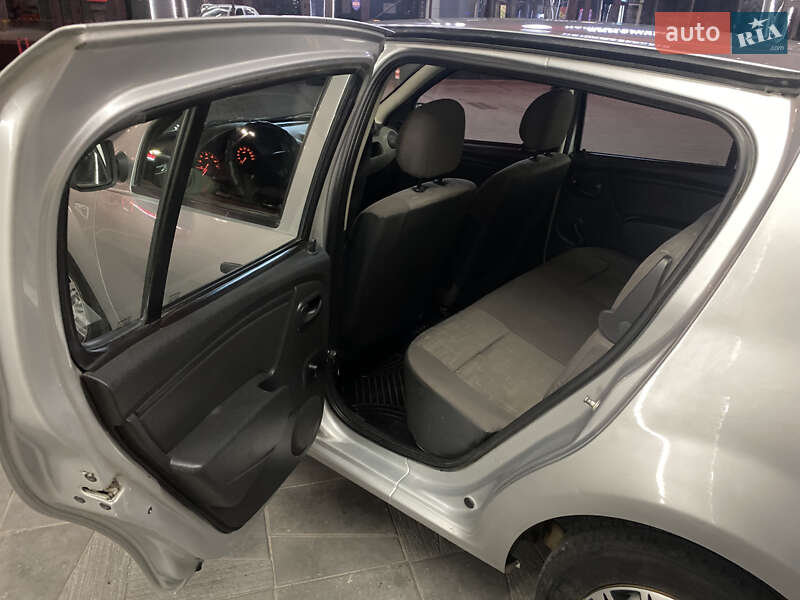 Хетчбек Renault Sandero 2010 в Житомирі