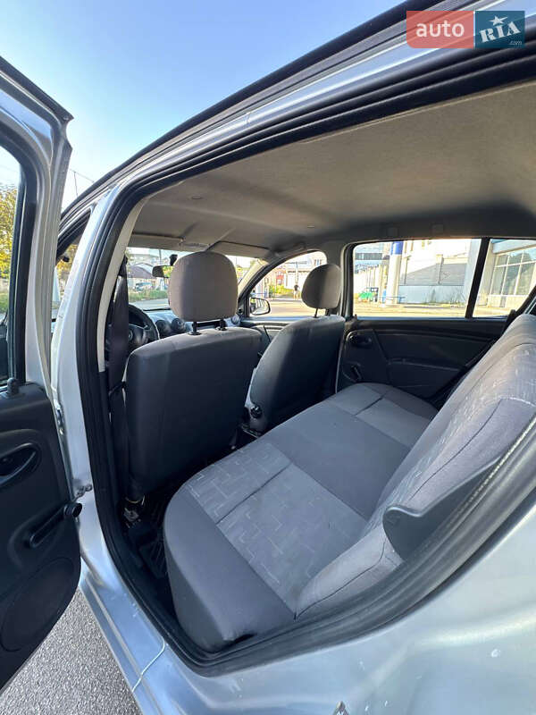 Хетчбек Renault Sandero 2010 в Житомирі