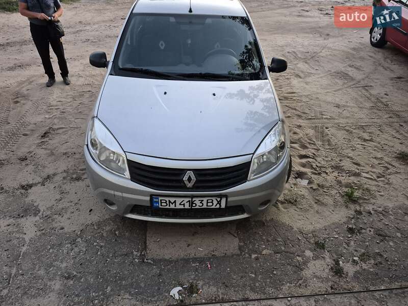 Renault Sandero 2011