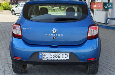Хэтчбек Renault Sandero 2016 в 