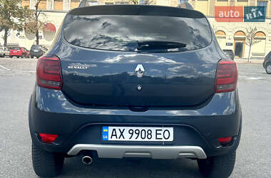 Хэтчбек Renault Sandero 2017 в 