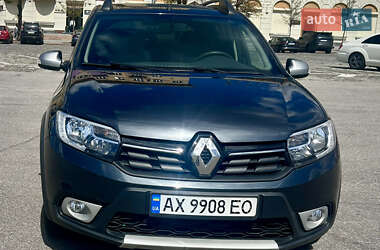 Хэтчбек Renault Sandero 2017 в 