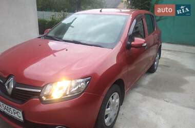 Хэтчбек Renault Sandero 2016 в 
