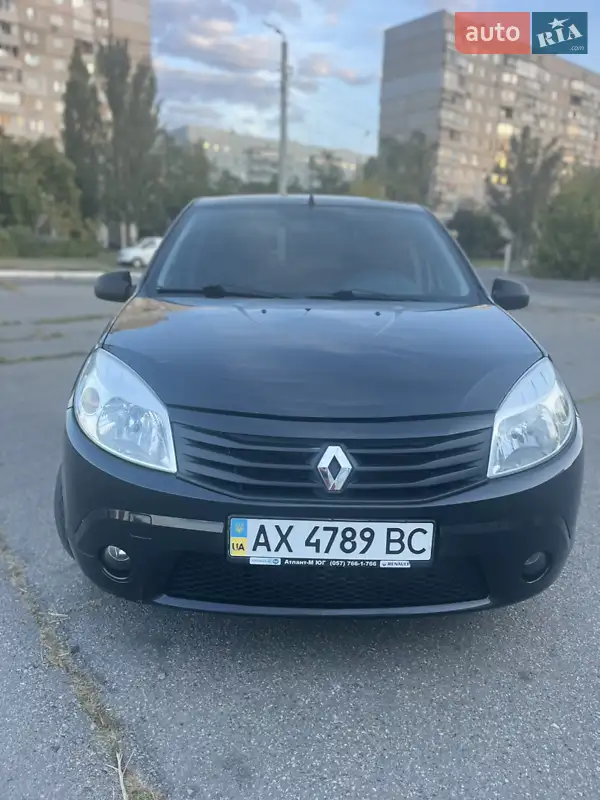 Renault Sandero 2011