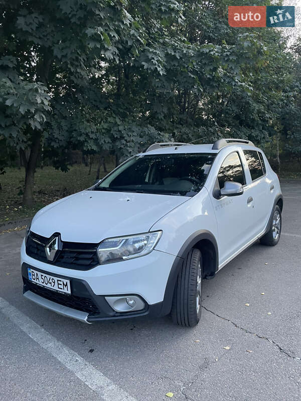 Хэтчбек Renault Sandero 2021 в Киеве