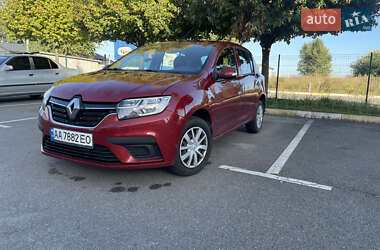 Хэтчбек Renault Sandero 2019 в 