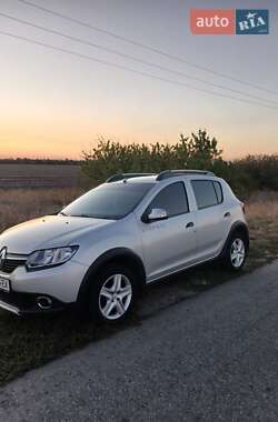 Хэтчбек Renault Sandero 2016 в Запорожье