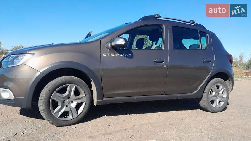 Хэтчбек Renault Sandero 2019 в Раздельной