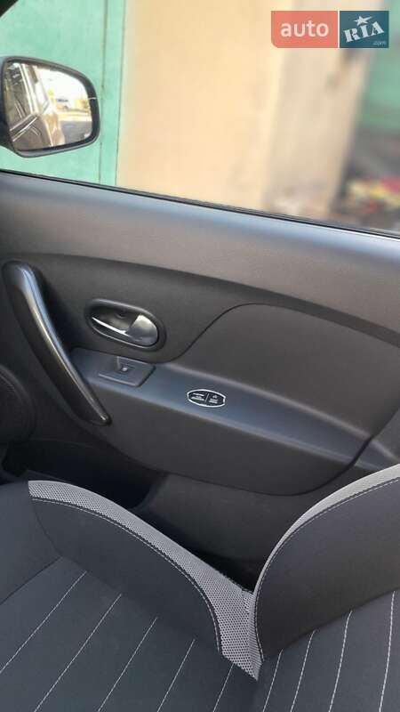 Хэтчбек Renault Sandero 2019 в Раздельной