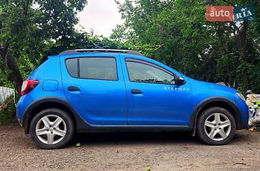 Хэтчбек Renault Sandero 2015 в Харькове