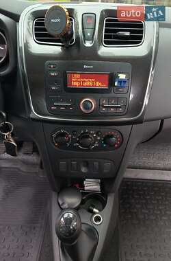 Хэтчбек Renault Sandero 2020 в 