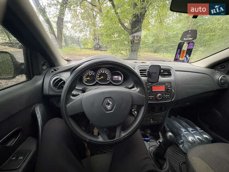 Хетчбек Renault Sandero 2016 в Узині
