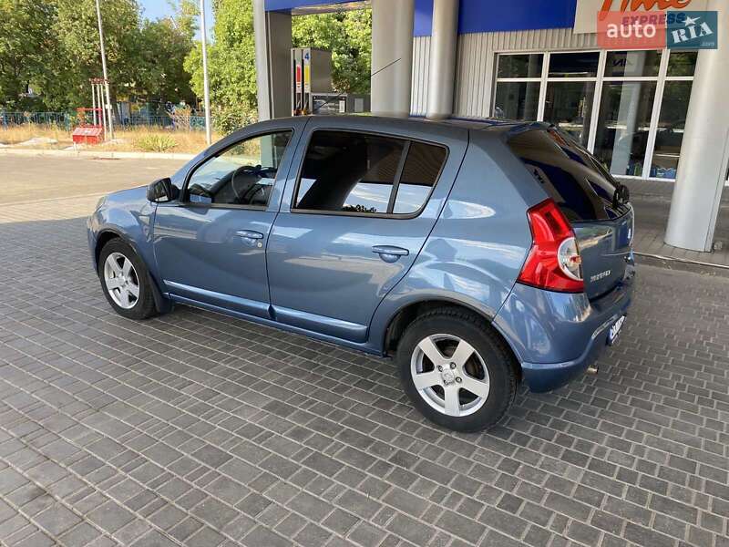 Хетчбек Renault Sandero 2011 в Миколаєві