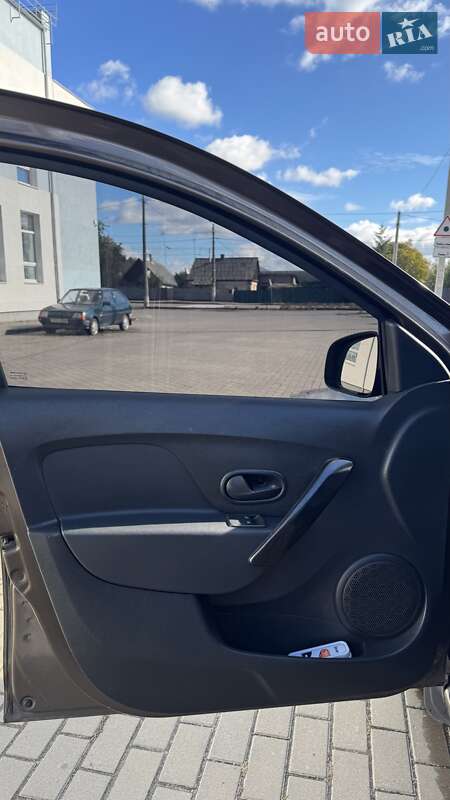 Хетчбек Renault Sandero 2020 в Житомирі фото 22 Хетчбек Renault Sandero 2020 в Житомирі