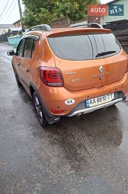 Хэтчбек Renault Sandero 2017 в 