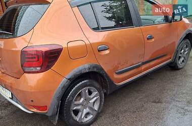 Хэтчбек Renault Sandero 2017 в 