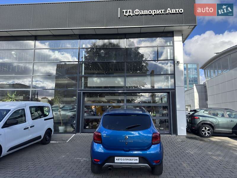 Хэтчбек Renault Sandero 2017 в Хмельницком