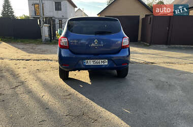 Хэтчбек Renault Sandero 2014 в 