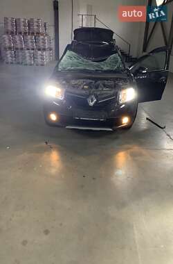 Хэтчбек Renault Sandero 2014 в 