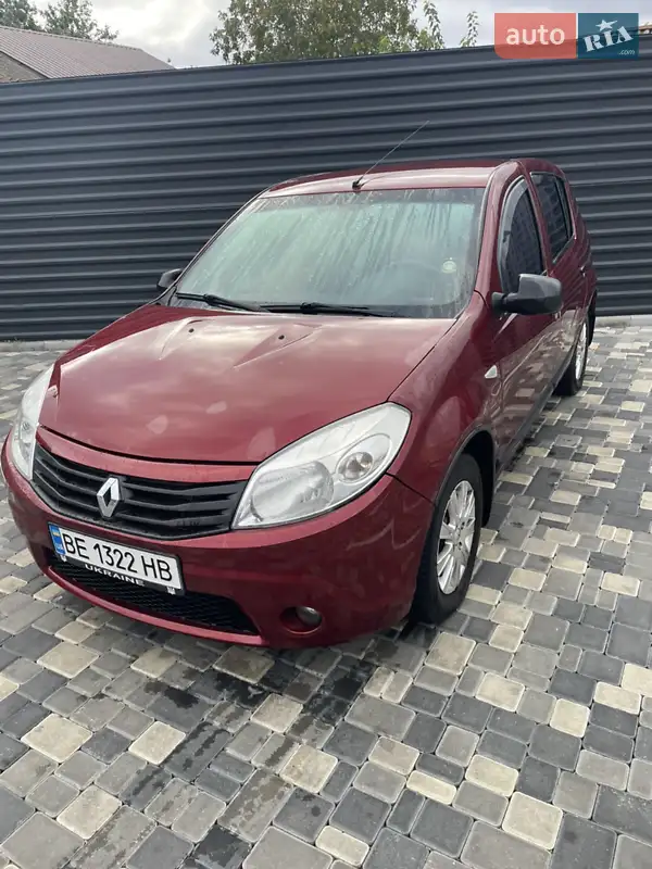 Renault Sandero 2011