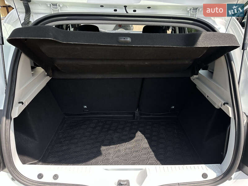 Хетчбек Renault Sandero 2020 в Новомосковську фото 14 Хетчбек Renault Sandero 2020 в Новомосковську