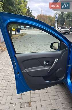 Хэтчбек Renault Sandero 2017 в 