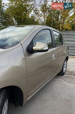 Хэтчбек Renault Sandero 2020 в 