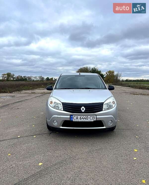 Хэтчбек Renault Sandero 2009 в Умани фото Хэтчбек Renault Sandero 2009 в Умани