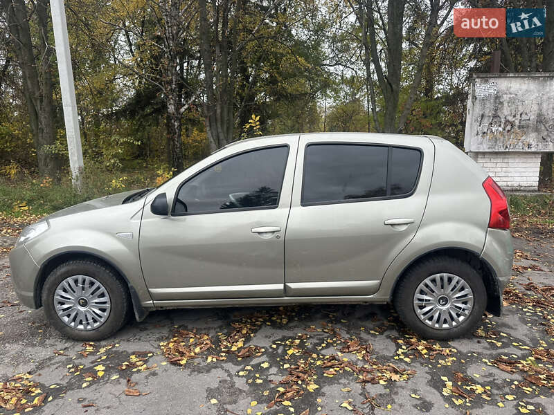 Хэтчбек Renault Sandero 2012 в Днепре