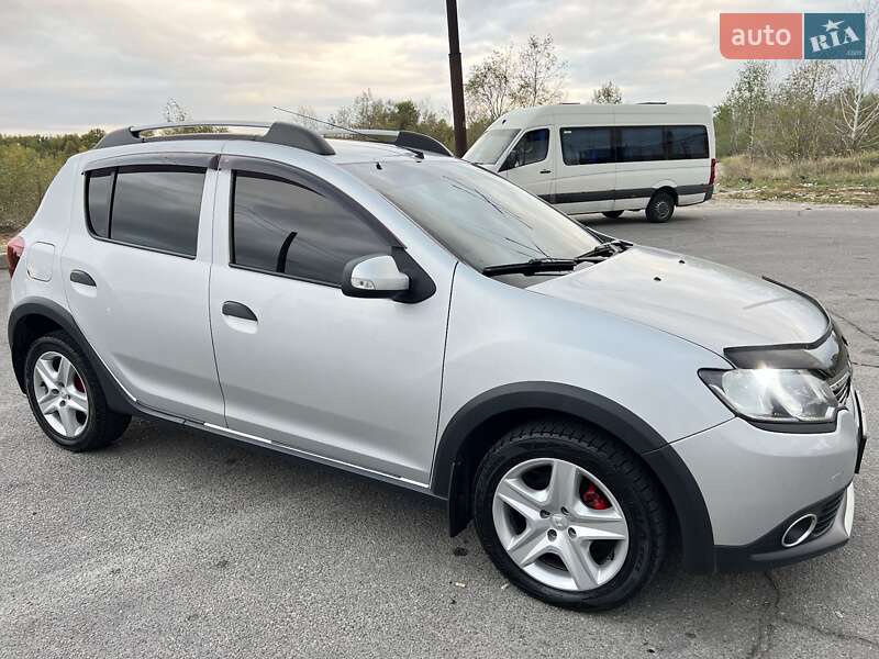 Хэтчбек Renault Sandero 2014 в Запорожье