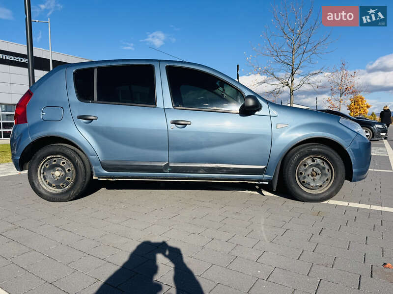 Хэтчбек Renault Sandero 2011 в Мукачево фото 3 Хэтчбек Renault Sandero 2011 в Мукачево