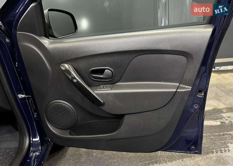 Хэтчбек Renault Sandero 2019 в Киеве фото 36 Хэтчбек Renault Sandero 2019 в Киеве