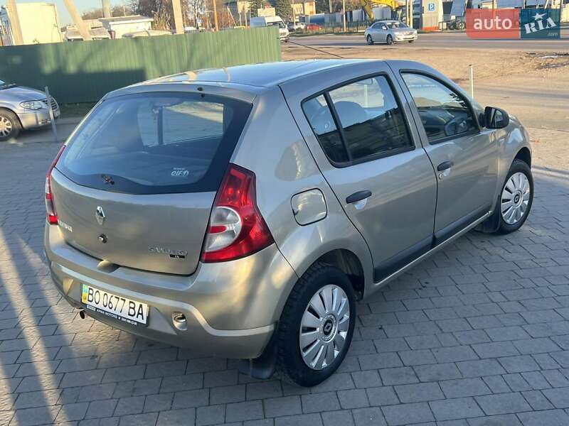 Хетчбек Renault Sandero 2012 в Кривому Розі