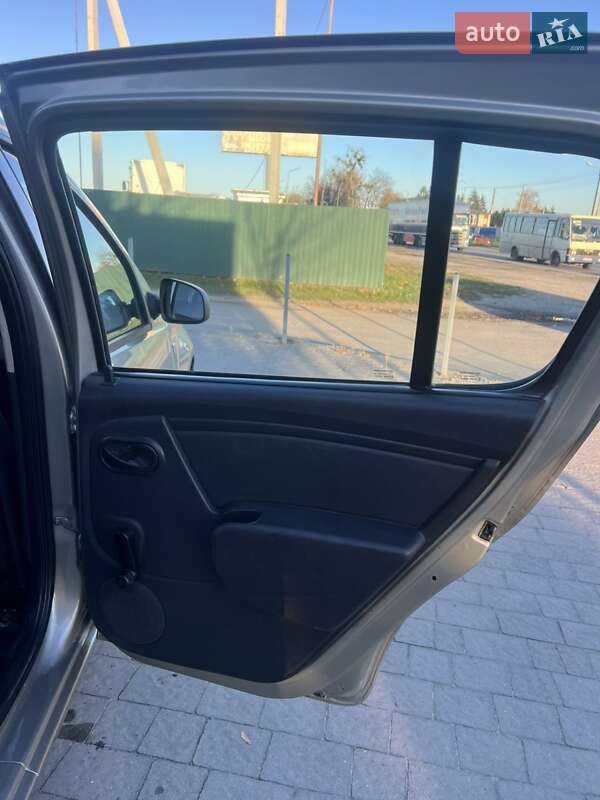 Хетчбек Renault Sandero 2012 в Кривому Розі