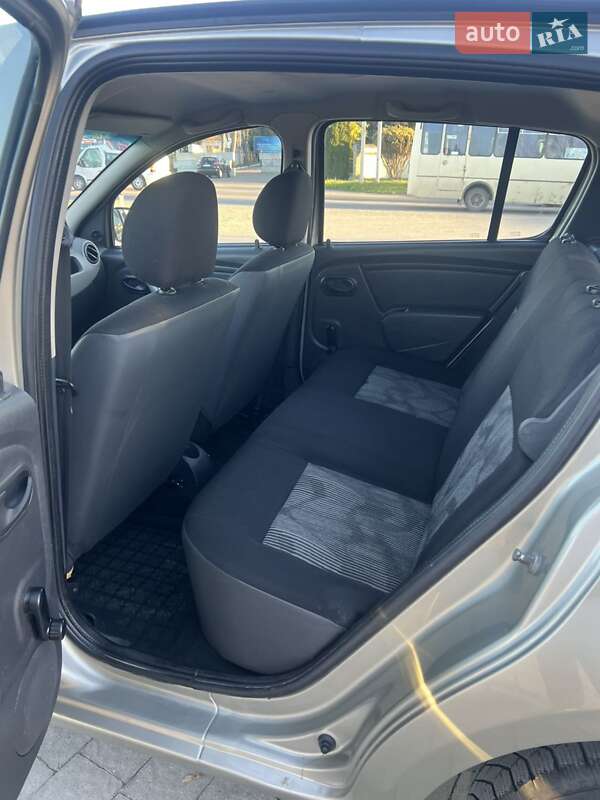 Хетчбек Renault Sandero 2012 в Кривому Розі