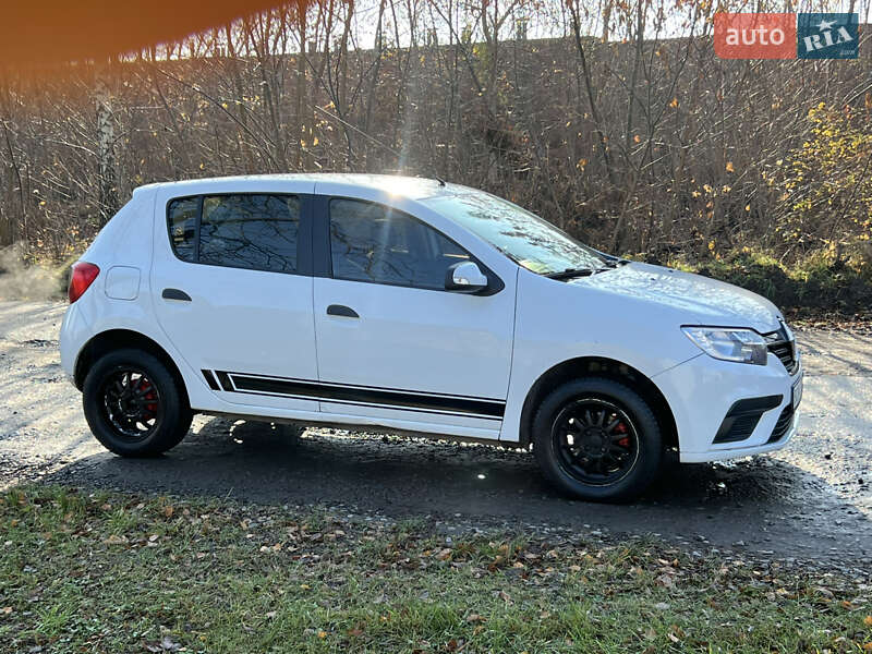 Хэтчбек Renault Sandero 2016 в Шептицькому фото 5 Хэтчбек Renault Sandero 2016 в Шептицькому