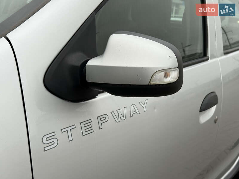 Хэтчбек Renault Sandero 2016 в Хмельницком фото 3 Хэтчбек Renault Sandero 2016 в Хмельницком