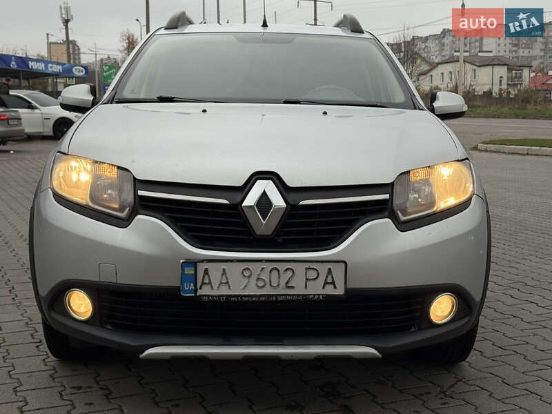 Хетчбек Renault Sandero 2016 в Хмельницькому