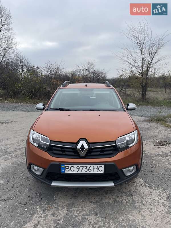 Хэтчбек Renault Sandero 2017 в Кривом Роге фото Хэтчбек Renault Sandero 2017 в Кривом Роге