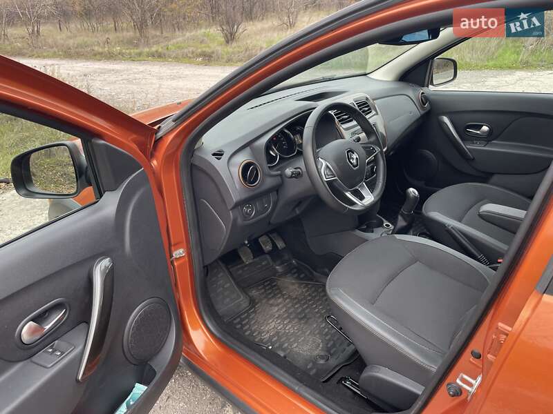 Хэтчбек Renault Sandero 2017 в Кривом Роге фото 4 Хэтчбек Renault Sandero 2017 в Кривом Роге