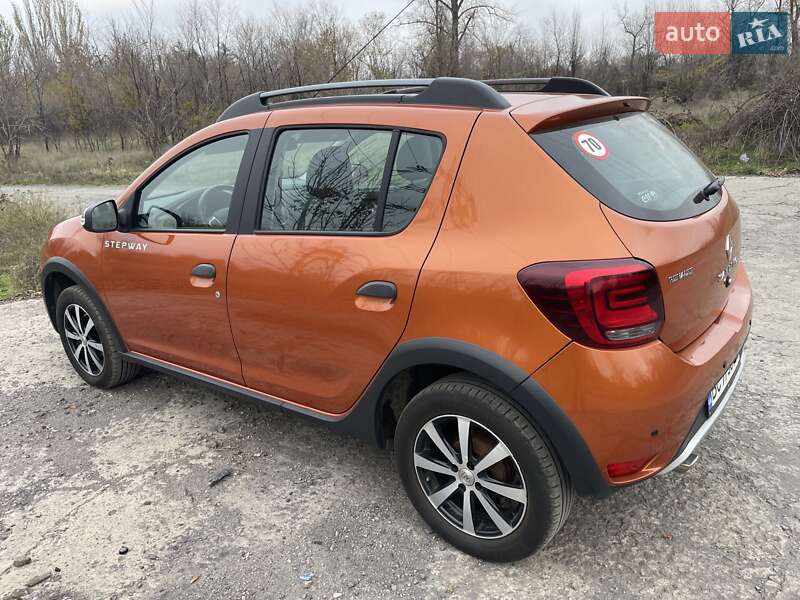 Хэтчбек Renault Sandero 2017 в Кривом Роге фото 8 Хэтчбек Renault Sandero 2017 в Кривом Роге