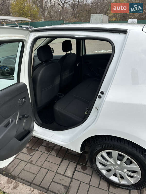 Хэтчбек Renault Sandero 2019 в Киеве фото 32 Хэтчбек Renault Sandero 2019 в Киеве