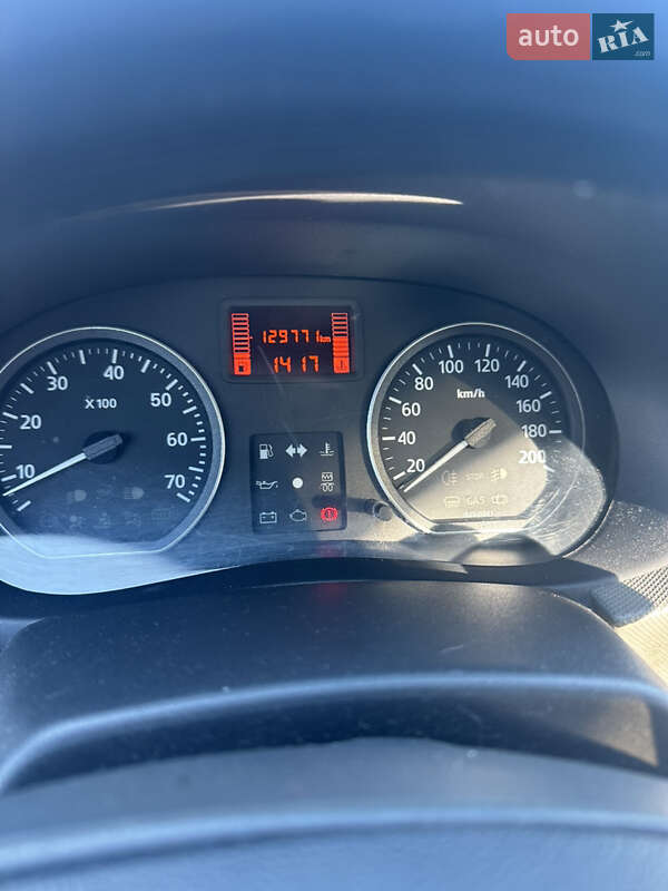 Хетчбек Renault Sandero 2010 в Львові фото 5 Хетчбек Renault Sandero 2010 в Львові