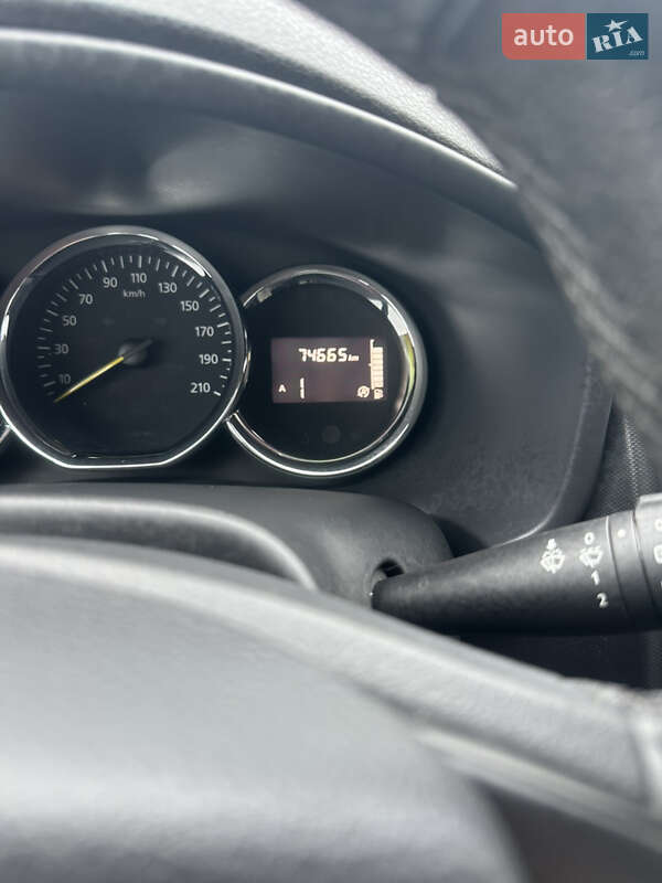 Хэтчбек Renault Sandero 2016 в Киеве фото 13 Хэтчбек Renault Sandero 2016 в Киеве