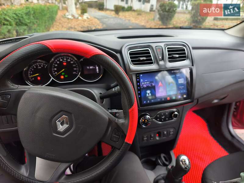 Хэтчбек Renault Sandero 2015 в Одессе